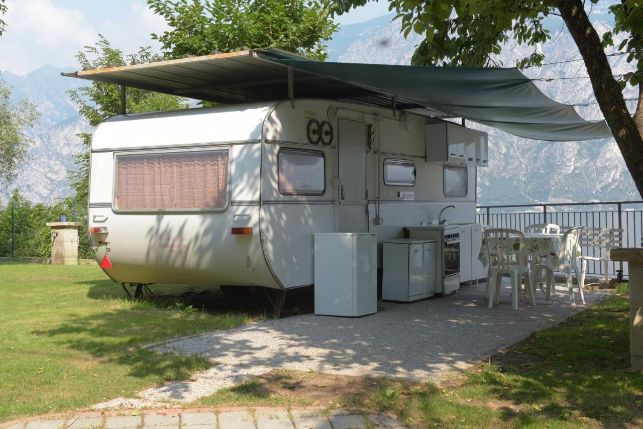מאלצ'סינה Camping Alpino - Nature Village מראה חיצוני תמונה