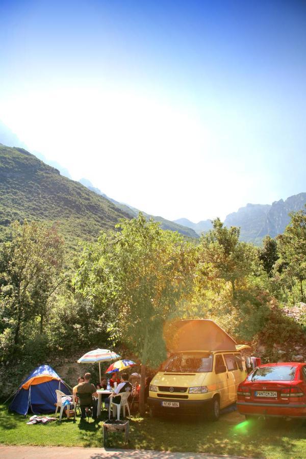 מאלצ'סינה Camping Alpino - Nature Village מראה חיצוני תמונה